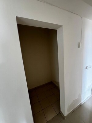 Furnished Amenities in 3.5 BHK Apartment at DLF New Town Heights II, Sector 86 – for Rent