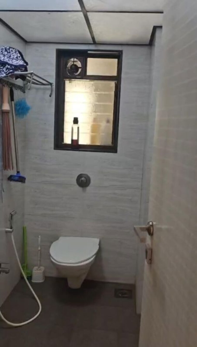Bathroom, shelton-apartment 3 Bedroom 1200 Sq.Ft. Apartment In Santacruz East Mumbai 10576318