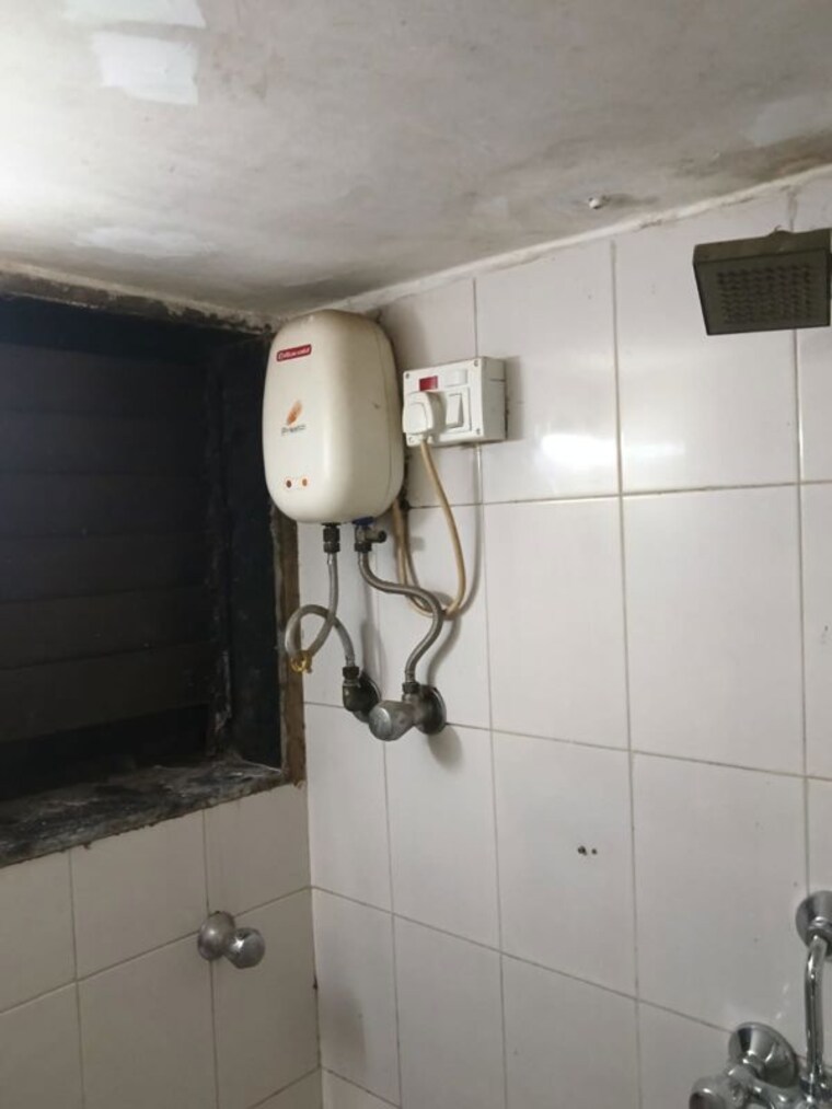 Bathroom, shelton-apartment 3 Bedroom 1200 Sq.Ft. Apartment In Santacruz East Mumbai 10576318