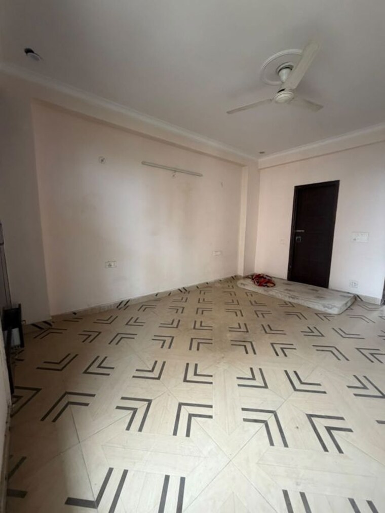 Bathroom, sector 15 2 Bedroom 1300 Sq.Ft. Builder Floor In Sector 15 Gurgaon 10576348