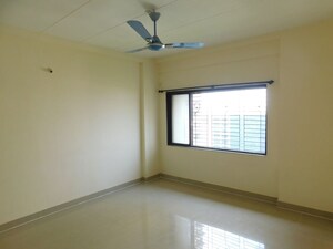Room in 2 BHK Apartment at Lake avenue CHS, Powai – for Rent