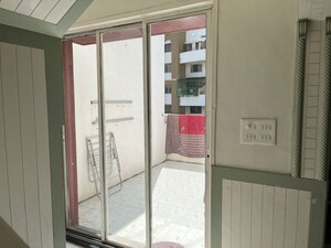 Room in 3 BHK Apartment at Pimple Saudagar – for Rent
