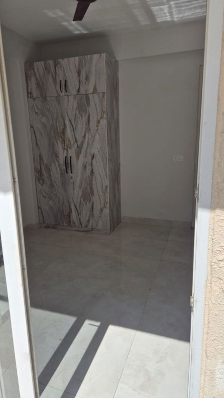 Room, signature-global-the-millennia 2 Bedroom 950 Sq.Ft. Apartment In Sector 37d Gurgaon 10576360