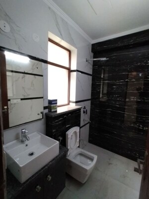 Kitchen in 3 BHK Builder Floor at Sector 57 – for Rent