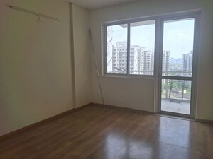 Room in 3.5 BHK Apartment at M3M Woodshire, Sector 107 – for Rent
