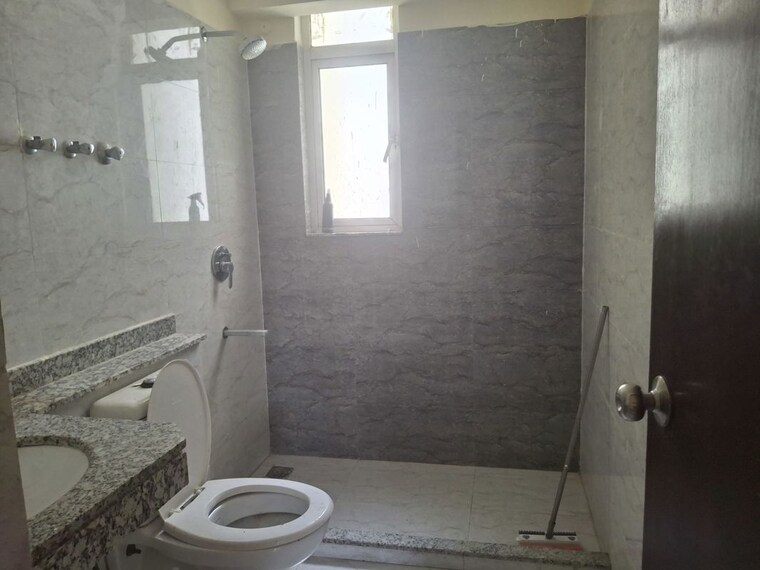 Bathroom, m3m-woodshire 3.5 Bedroom 2361 Sq.Ft. Apartment In Sector 107 Gurgaon 10576386