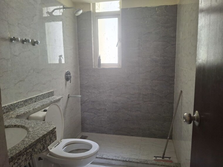 Bathroom, m3m-woodshire 3.5 Bedroom 2361 Sq.Ft. Apartment In Sector 107 Gurgaon 10576386