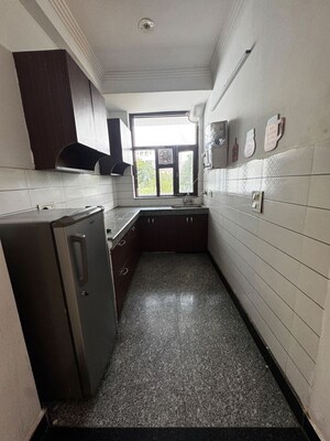 Kitchen in 1 BHK Builder Floor at Sector 40 – for Rent