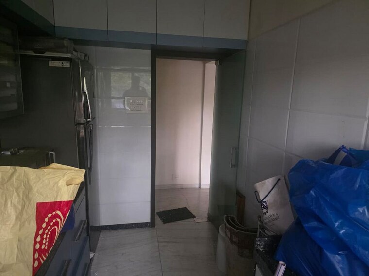 Bathroom, juhu 1 Bedroom 500 Sq.Ft. Apartment In Juhu Mumbai 10576400