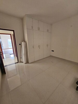 Bathroom in 3 BHK Apartment at Epitome Elan, Jp Nagar Phase 8 – for Rent