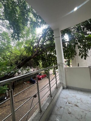 Balcony in 1 RK Builder Floor at Sector 40 – for Rent