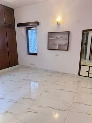 Room in 3 BHK Builder Floor at Saket – for Rent