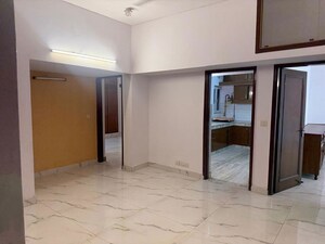 Room in 3 BHK Builder Floor at Saket – for Rent