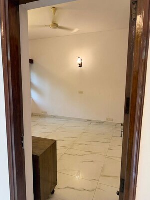 Room in 3 BHK Builder Floor at Saket – for Rent