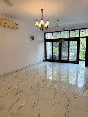 3 BHK Builder Floor For Rent in Saket