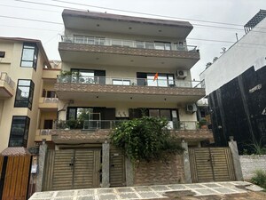  Builder Floor For Sale in Sector 55