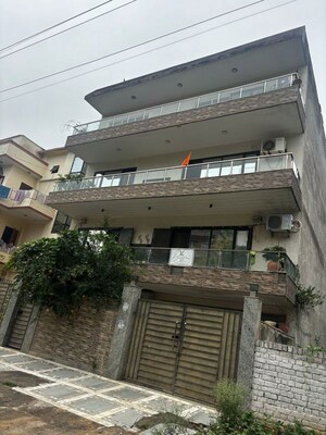  Builder Floor – Exterior View View at Sector 55 - for Sale