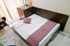 Bedroom in 4 BHK Apartment at Prabhadevi CHS, Prabhadevi – for Sale