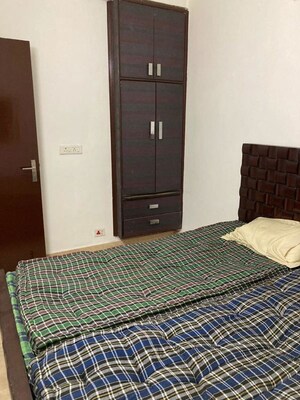 Bedroom in 2 BHK Apartment at DLF Silver Oaks, Sector 26 – for Rent