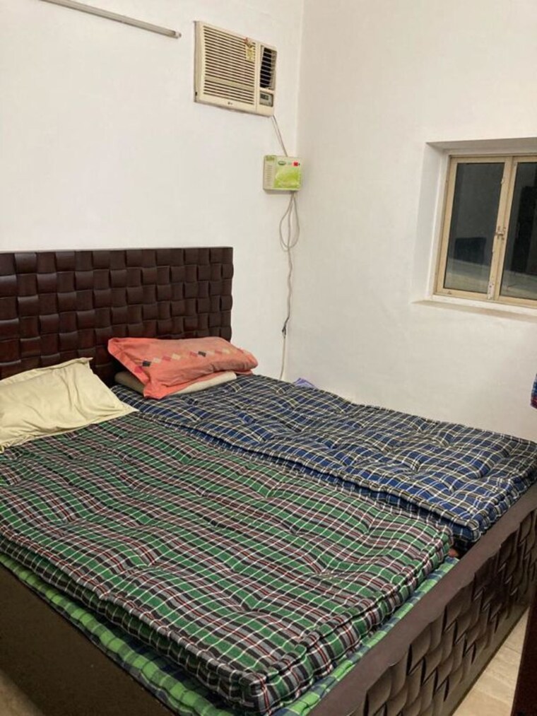 Bedroom, dlf-silver-oaks 2 Bedroom 1200 Sq.Ft. Apartment In Sector 26 Gurgaon 10574340