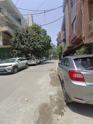 Parking in  Builder Floor at Rajinder Nagar – for Sale