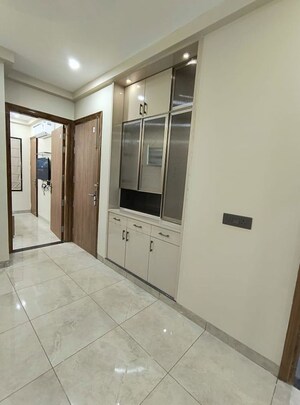 Room in 2 BHK Builder Floor at Sector 27 – for Rent