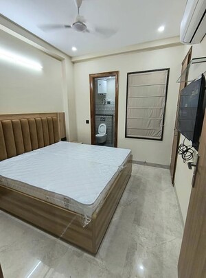 Bedroom in 2 BHK Builder Floor at Sector 27 – for Rent