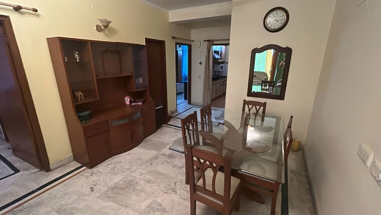 Team Area, sector 54 3 Bedroom 1800 Sq.Ft. Builder Floor In Sector 54 Gurgaon 10576574