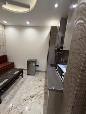 Kitchen in 1 BHK Builder Floor at Dlf Phase ii – for Rent