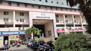  Shop For Rent in Magarpatta Road
