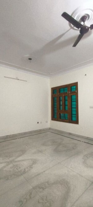 Room in 2 BHK Independent House at Gomti Nagar – for Rent