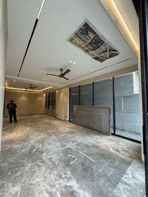 Room in 4 BHK Apartment at DLF Queens Court, Greater Kailash ii – for Rent