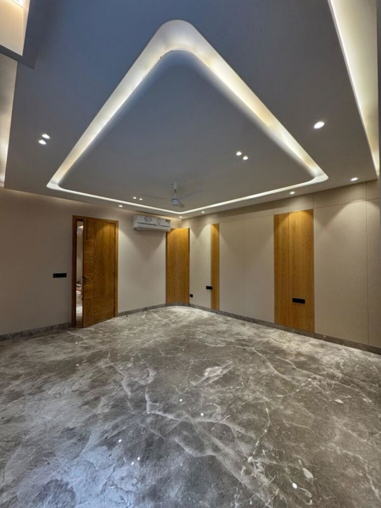 Bedroom, dlf-queens-court 4 Bedroom 3600 Sq.Ft. Apartment In Greater Kailash ii Delhi 10576736