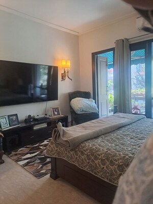Bedroom in 3.5 BHK Apartment at Panchsheel Enclave – for Rent