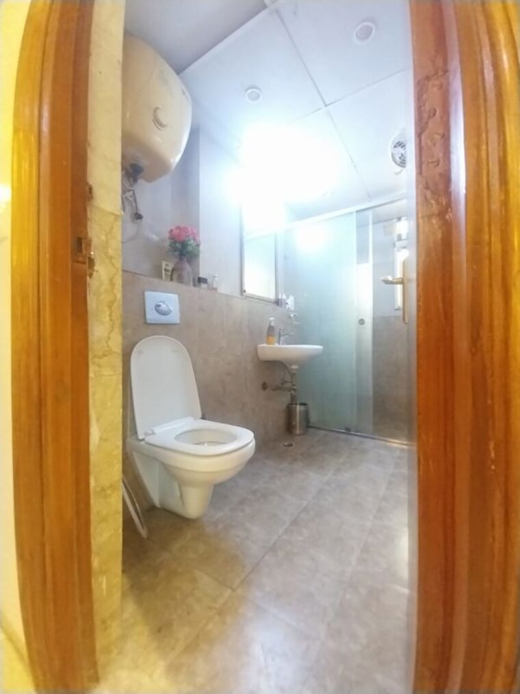 Bathroom, sam-palm-olympia 4 Bedroom 2557 Sq.Ft. Apartment In Sector 16c Greater Noida Greater Noida 10576772