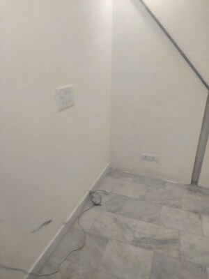 Room in  Office Space at East Of Kailash – for Rent