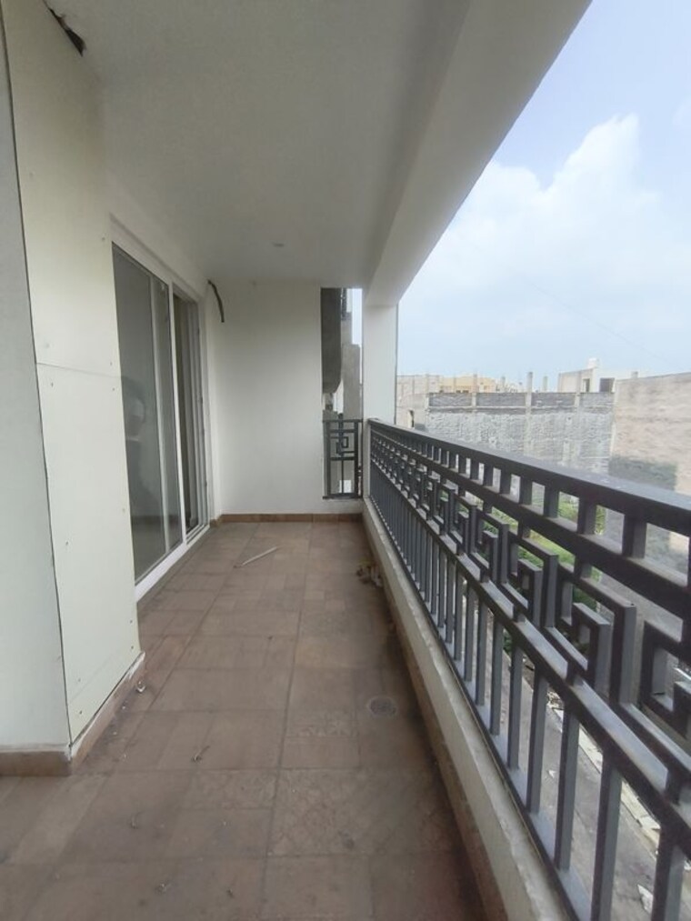 Balcony, ghazipur 3 Bedroom 225 Sq.Ft. Apartment In Ghazipur Zirakpur 10576867