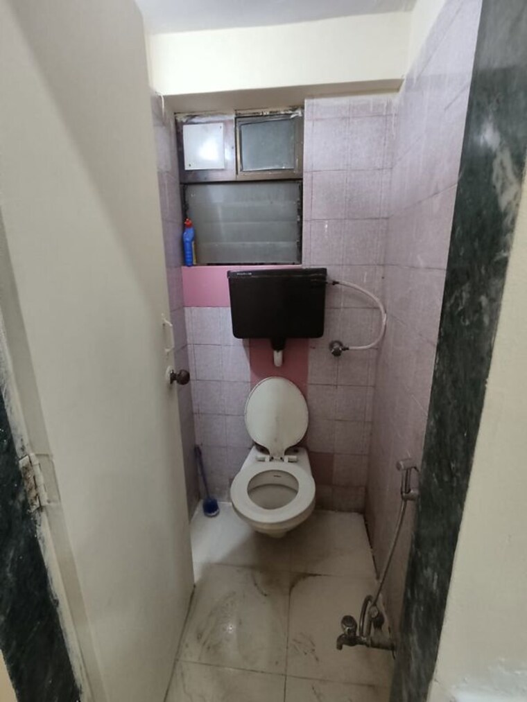 Bathroom, mhada-pratiksha-nagar-sion 1 Bedroom 450 Sq.Ft. Apartment In Sion Mumbai 10576870