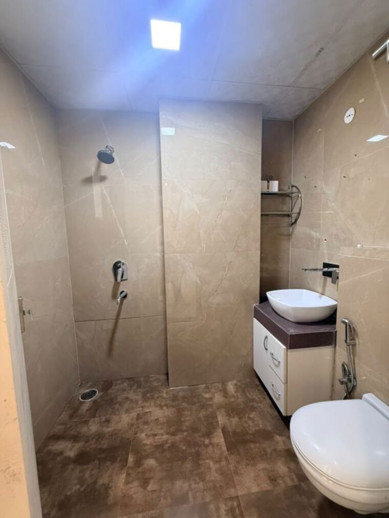 Bathroom, skyline-park 3 Bedroom 1800 Sq.Ft. Apartment In Vip Road Zirakpur 10576873