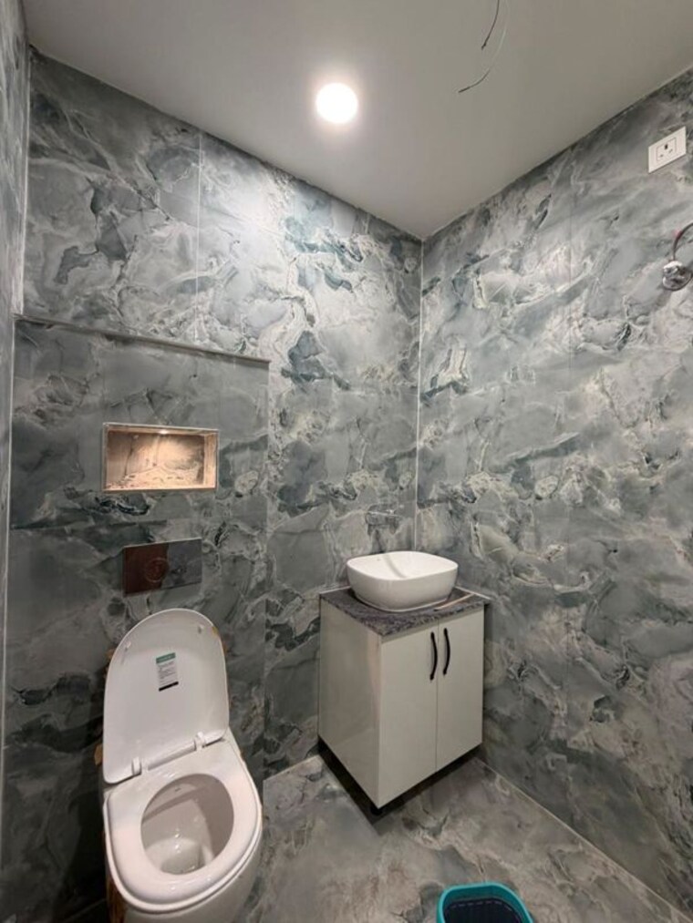 Bathroom, allwin-el-spazia 3 Bedroom 2200 Sq.Ft. Apartment In Sanauli Zirakpur 10576882