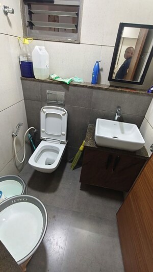 Attached Bathroom in 3 BHK Apartment at Naranpura – for Rent