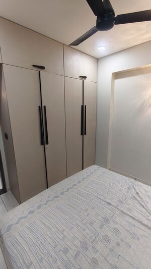 Room in 3 BHK Apartment at Naranpura – for Rent