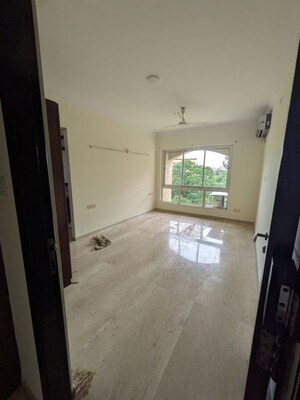 Room in 4 BHK Apartment at Hiranandani Gardens Somerset, Powai – for Rent