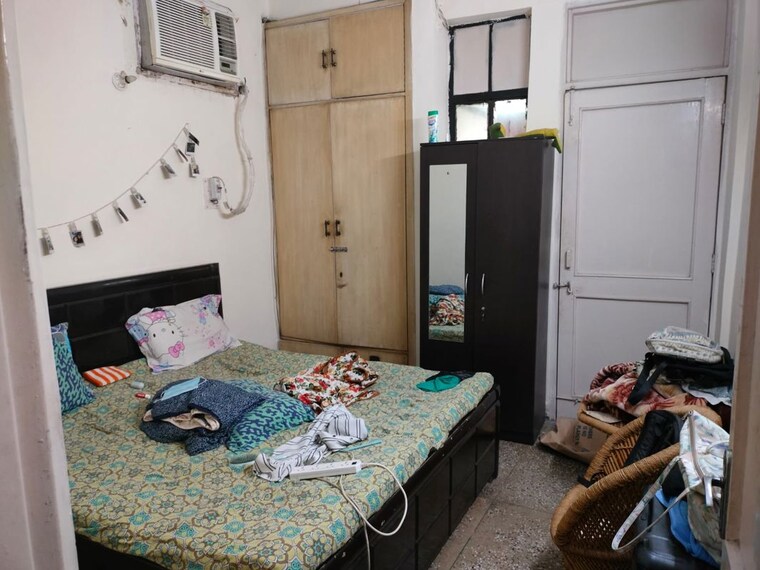 Bedroom, mayur vihar 2.5 Bedroom 850 Sq.Ft. Apartment In Mayur Vihar Delhi 10576890