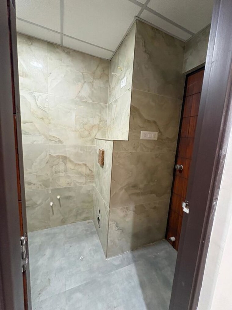 Bathroom, ratan khand 3.5 Bedroom 1917 Sq.Ft. Apartment In Ratan Khand Lucknow 10576902