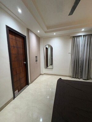 Room in 3.5 BHK Apartment at Ratan Khand – for Sale