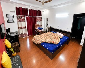 Bedroom in 2 BHK Apartment at Gaur City 2 - 14th Avenue, Sector 16c Greater Noida – for Rent