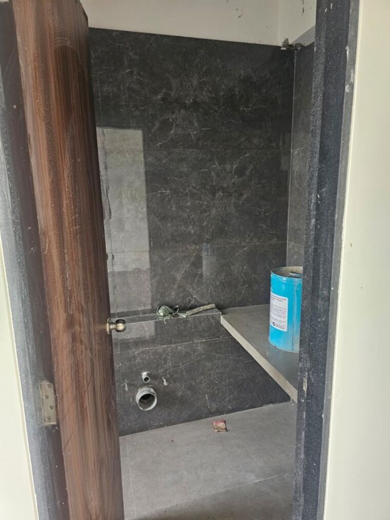 Bathroom, sabari-mira 2 Bedroom 800 Sq.Ft. Apartment In Chembur Mumbai 10576926