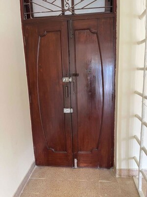 Furnished Amenities in 2 BHK Apartment at Marine Drive – for Sale