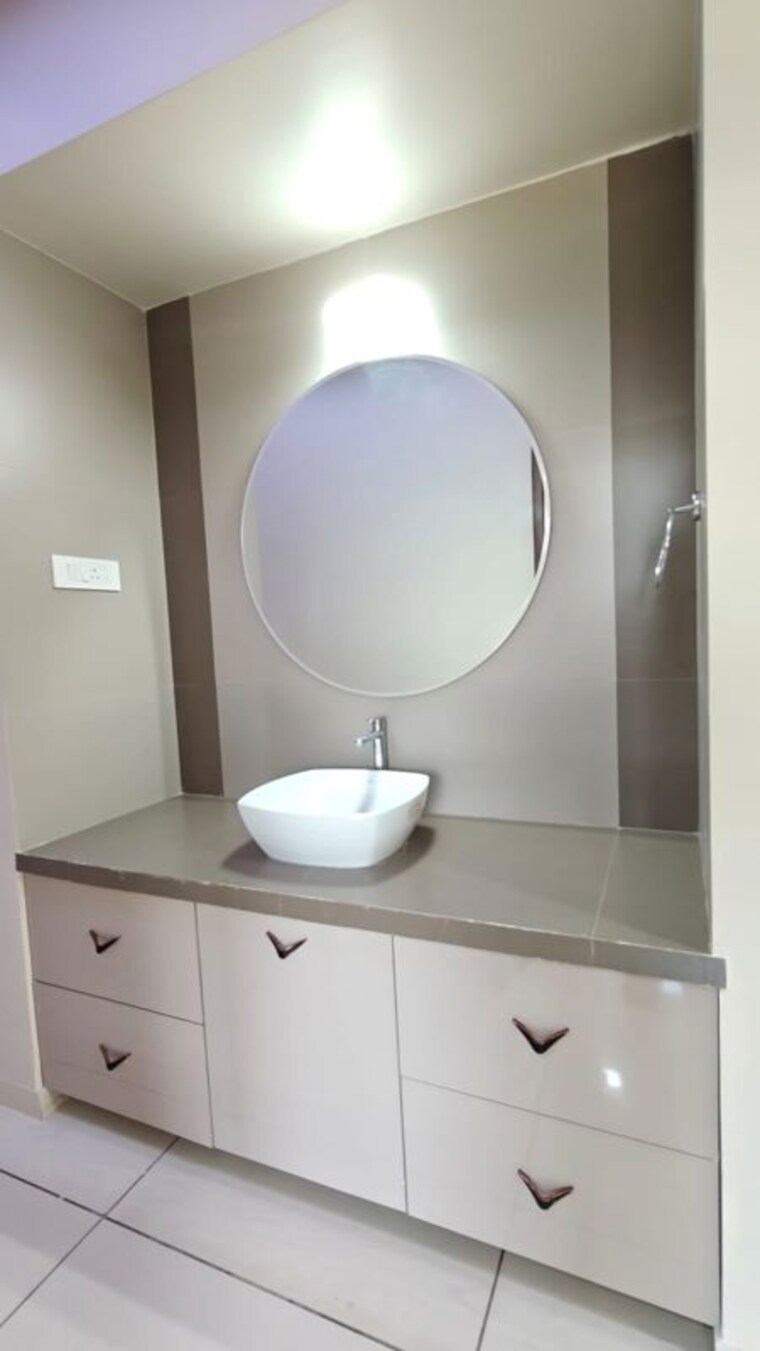 Bathroom, kanchan-osian-one-and-only 3 Bedroom 1500 Sq.Ft. Apartment In Koregaon Park Pune 10576936